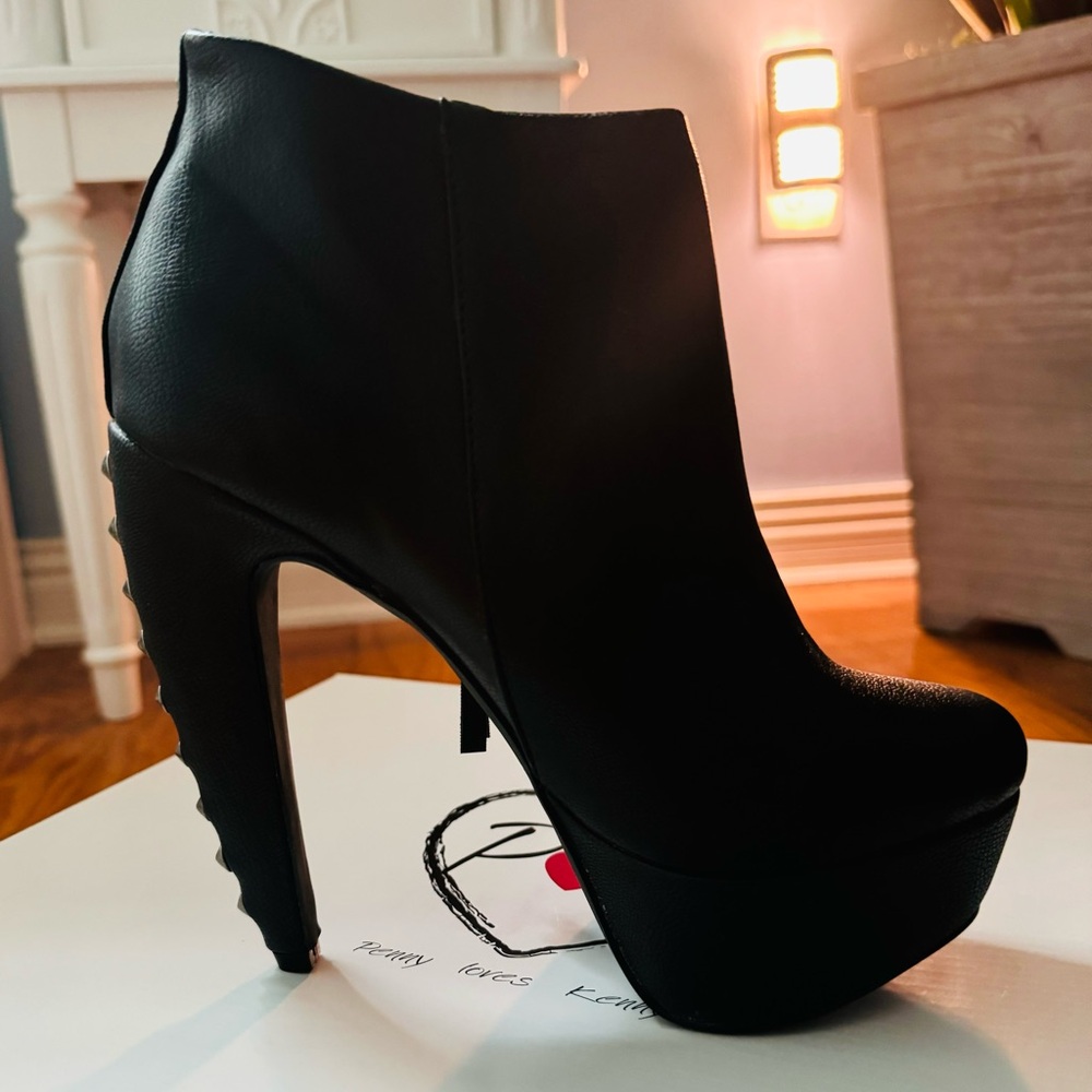 Penny Loves Kenny Keisha Boots Black Mat Leather